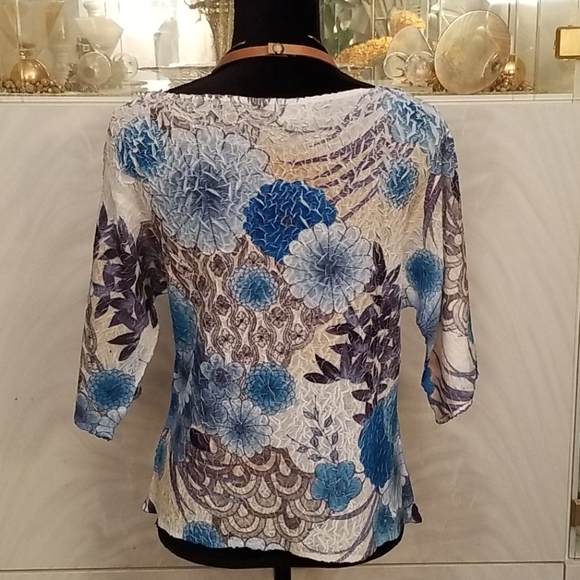 Analogy Rhinestone & Sequins Embellished Blue & White Floral Top Size: M - Picture 4 of 8